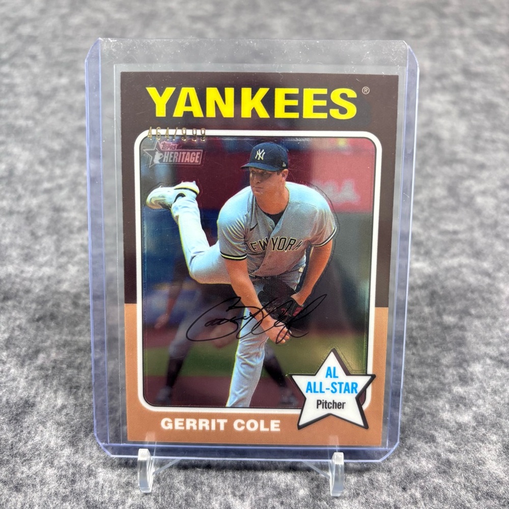 Assorted Baseball Card Lot - Picture 8 of 14